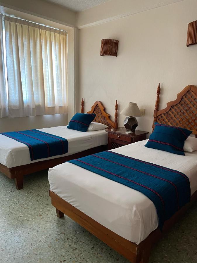 Hotel Valle Zihuatanejo Buitenkant foto