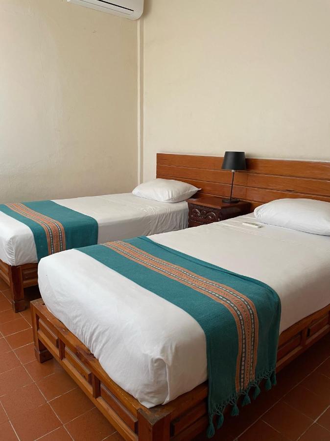 Hotel Valle Zihuatanejo Buitenkant foto